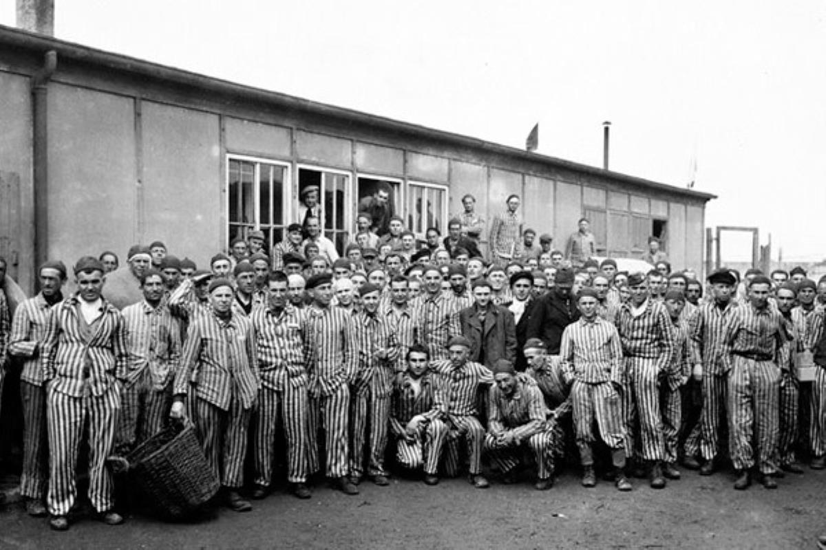 Organizará numerosas presentaciones en institutos o universidades, así como viajes a campos de concentración