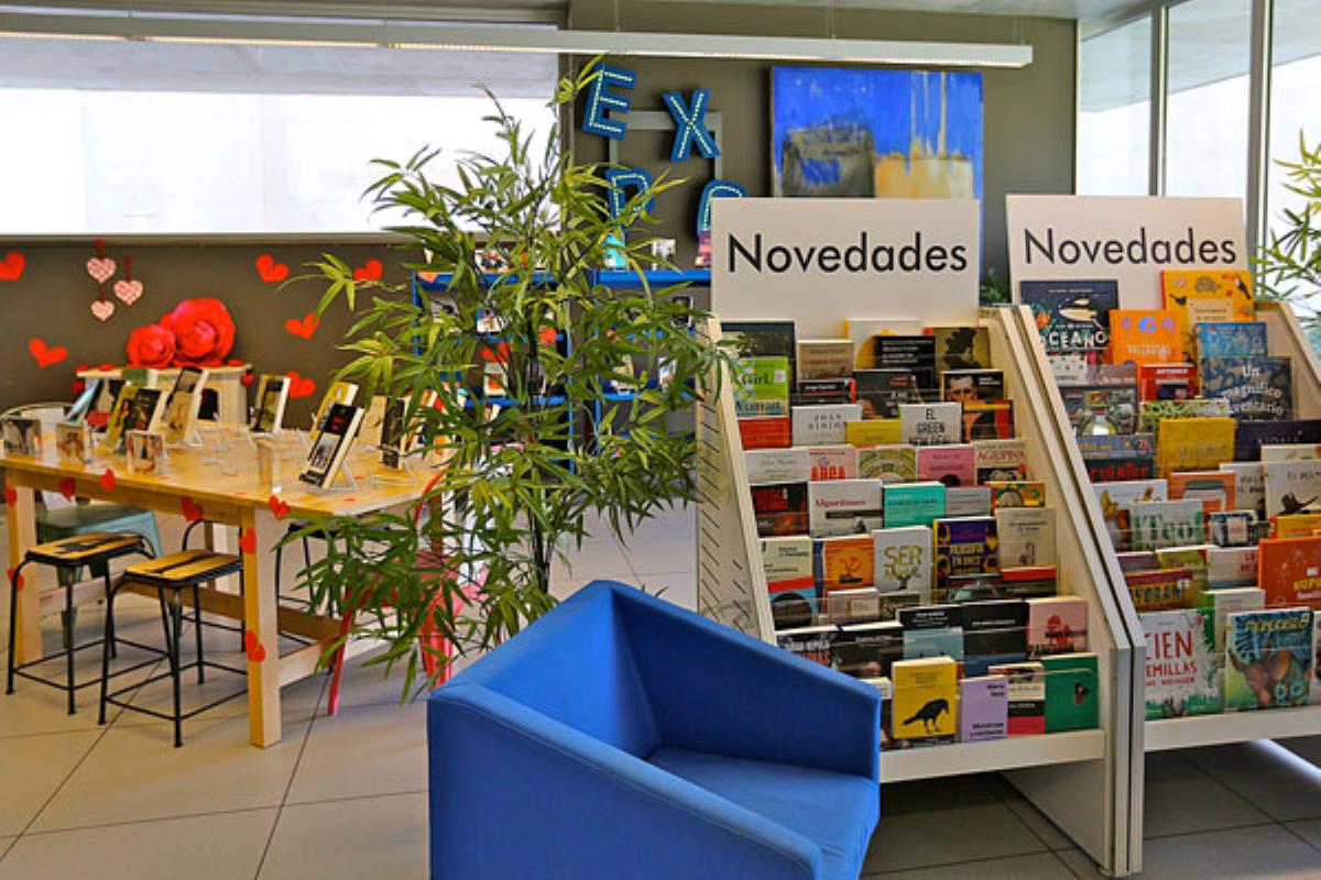 Este nuevo catálogo de libros ha sido adquirido con cargo al remanente municipal