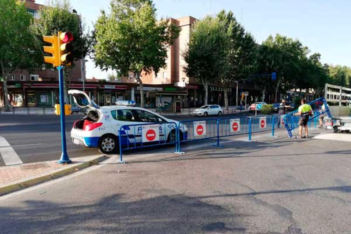 Un semáforo ha resultado dañado por lo que el corte está previsto hasta que finalice su arreglo
