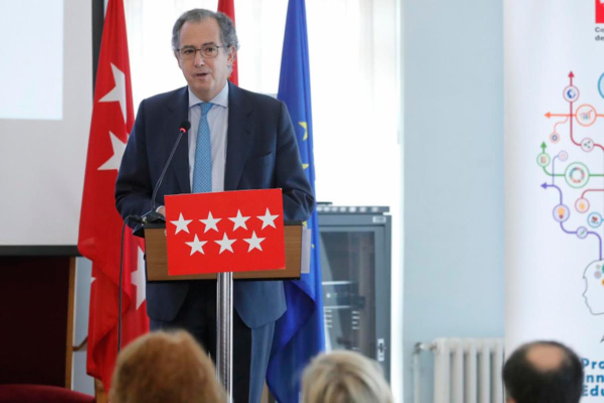 Aprovechando el aniversario de la Carta Magna, el Gobierno regional ha puesto a su disposición material didáctico