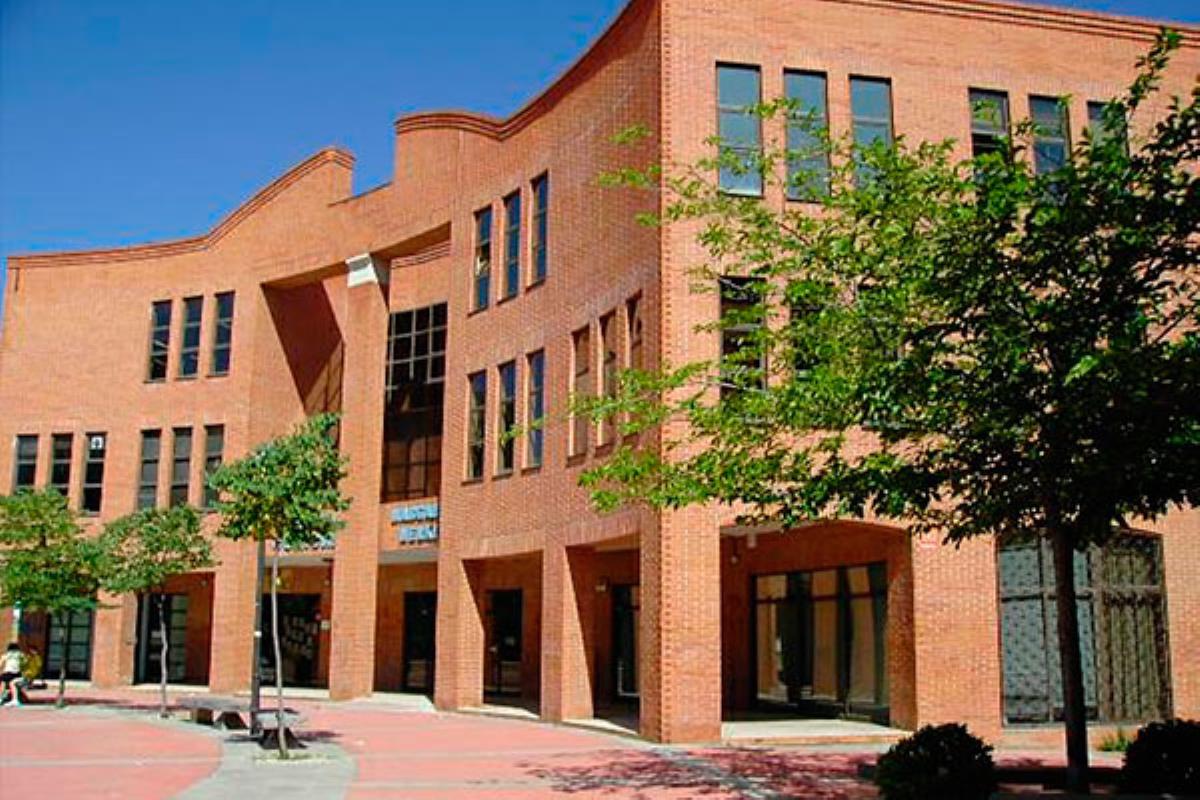 El centro cultural Margarita Nelken será su nuevo hogar, aunque seguirá atendiendo en el mismo horario