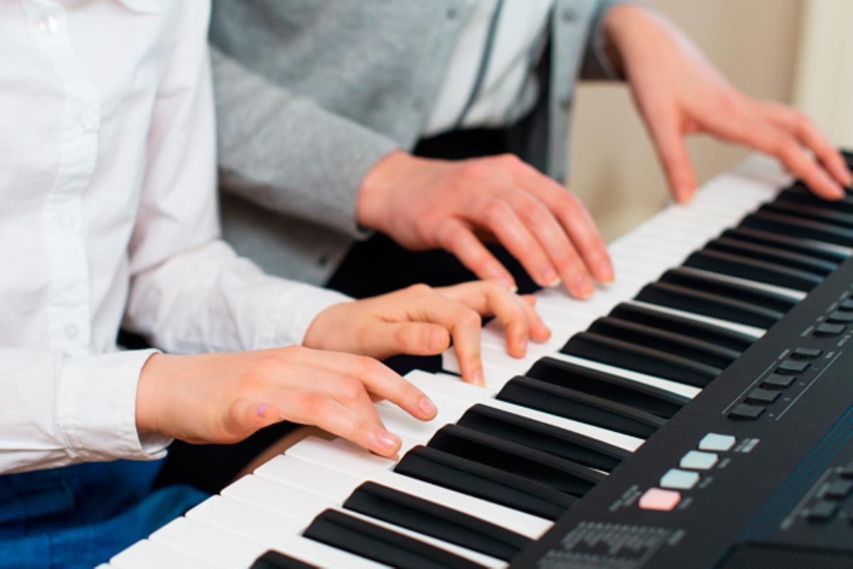 Es la primera edición de este programa que ofrece casi una veintena de talleres y cursos para los meses de verano.