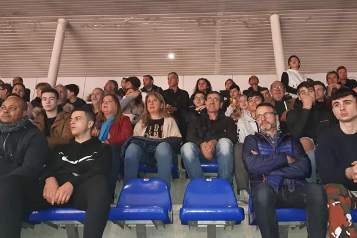 El equipo fuenlabreño invitó a la escuela al partido del domingo
