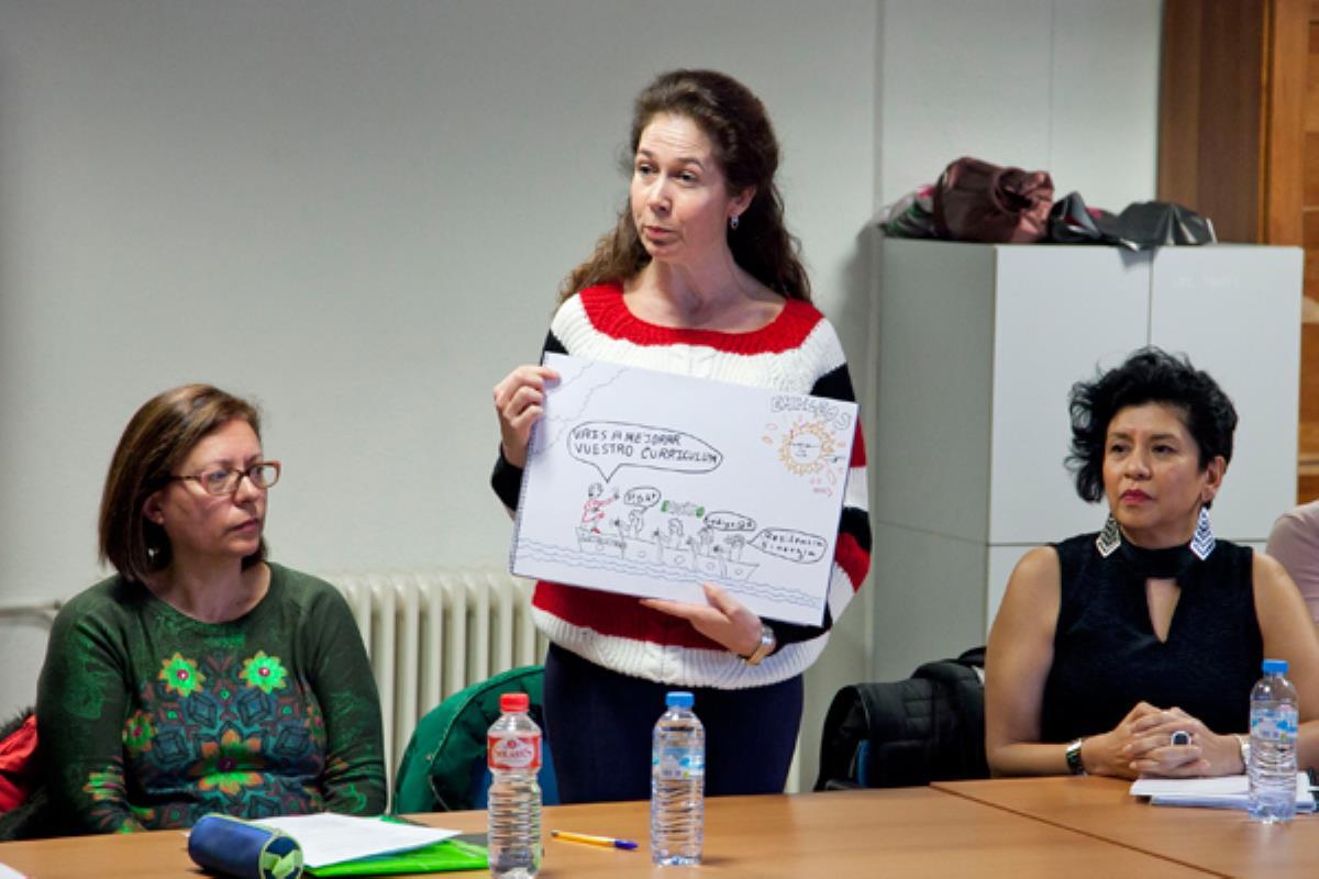 La iniciativa, promocionada por la Fundación Telefónica, ayuda a 20 mujeres a mejorar su inserción laboral 