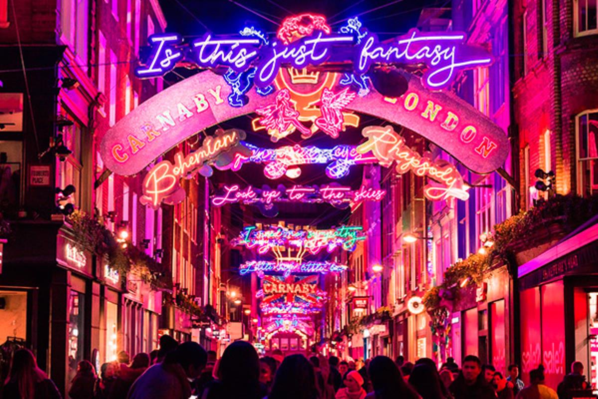 La Iglesia de St. George’s nos trae su tradicional vino caliente, sus dulces y salados típicos y nos invita a participar en su tómbola