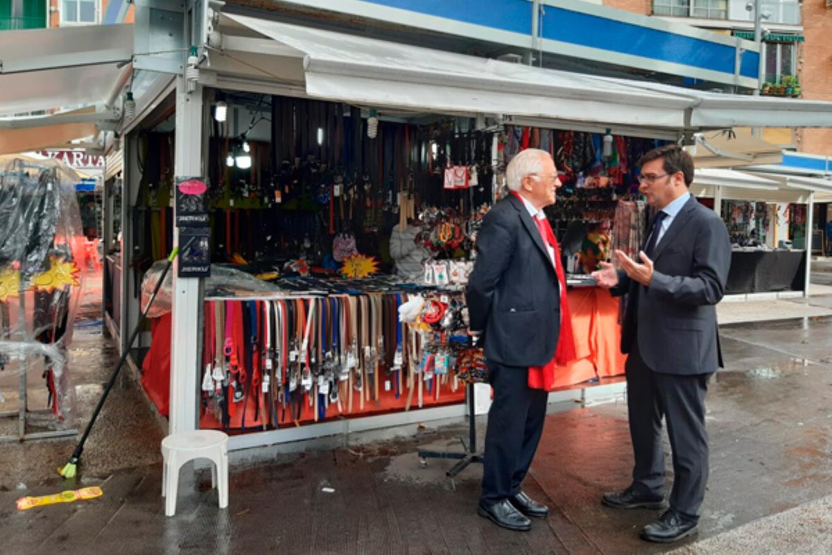 El distrito de Carabanchel acoge la iniciativa solidaria que ha contado esta mañana con la visita del padre Ángel
