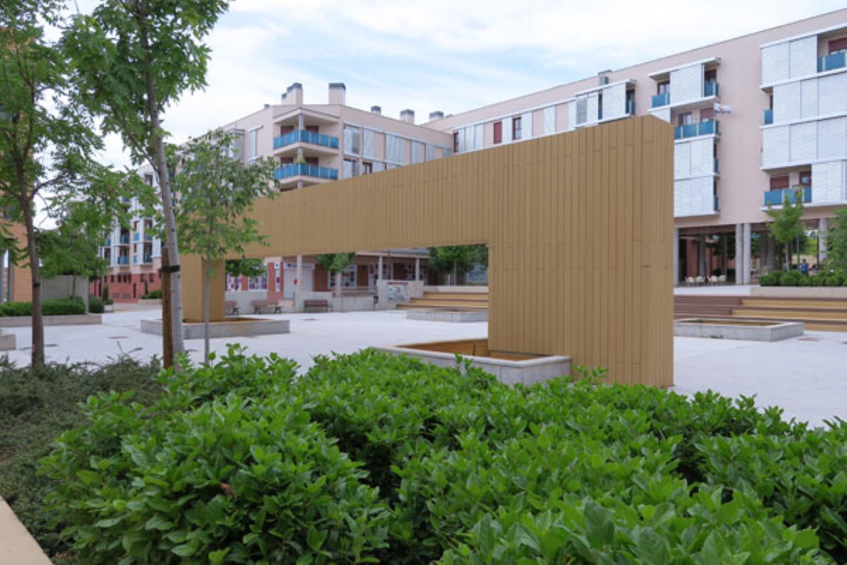 Una mejora que soluciona los problemas que presentaba la construcción original con las gradas de madera y las astillas