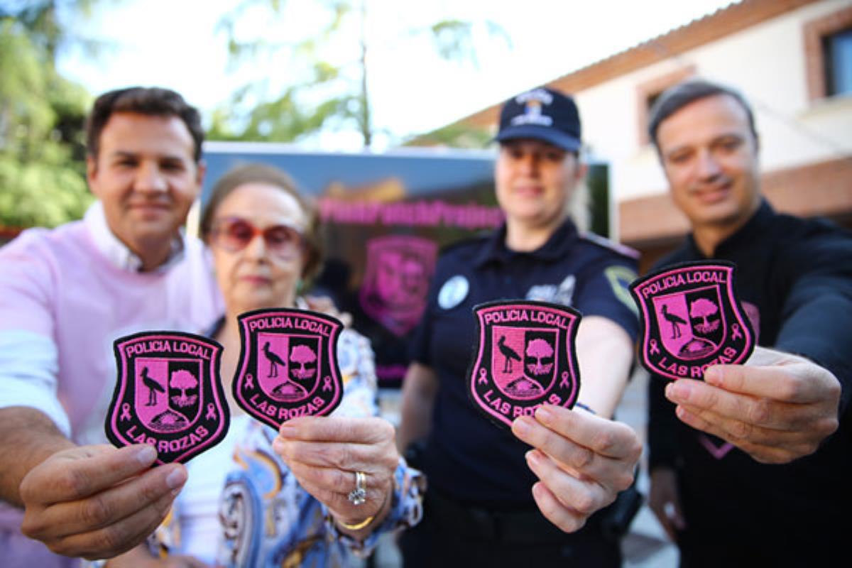 Incorporando el color a uniformes y vehículos para concienciar sobre el cáncer de mama