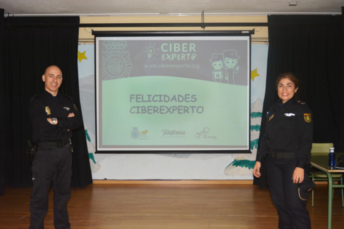 Los alumnos aprenden cómo comportarse en la red y a hacer un buen uso de las redes sociales