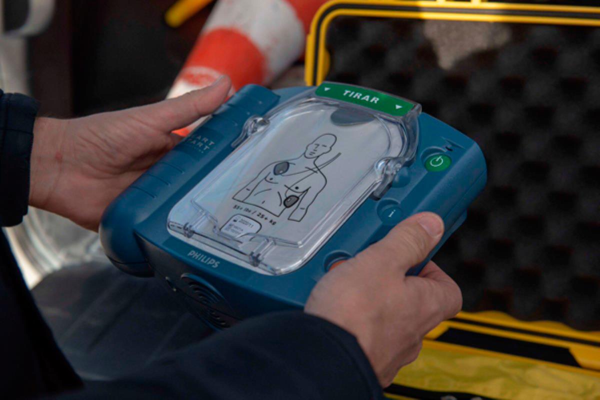 Los agentes boadillenses contarán con tres desfibriladores semiautomáticos 