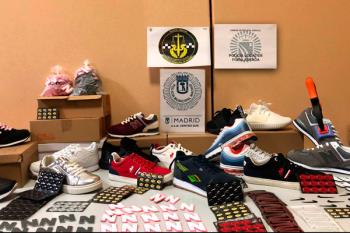 Lee toda la noticia 'La Policía de Fuenlabrada, en una operación conjunta, requisa 12.000 falsificaciones en Cobo Calleja'