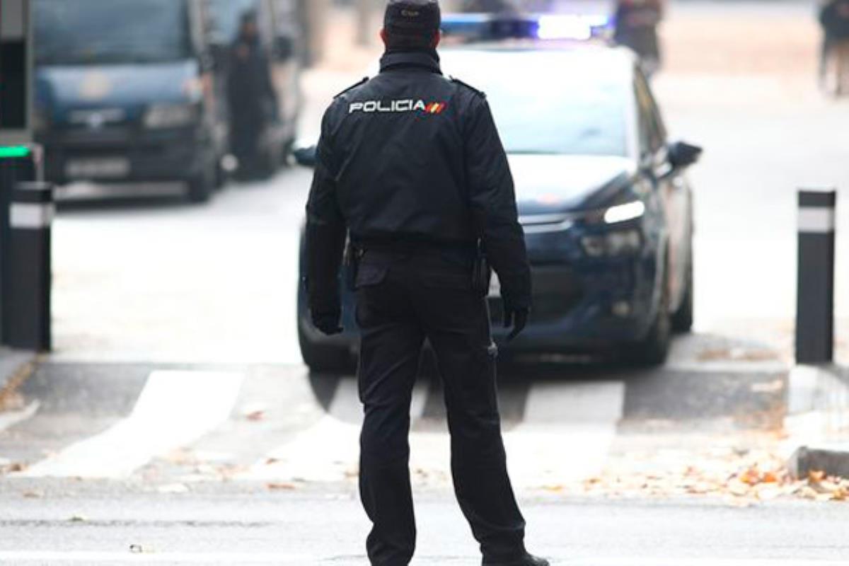 Bolardos, grandes maceteros o coches patrulla son algunas de las medidas que se solicitan