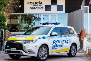 La dotación de coches patrullo son de la marca Mitsubishi y modelo Outlander PHEV