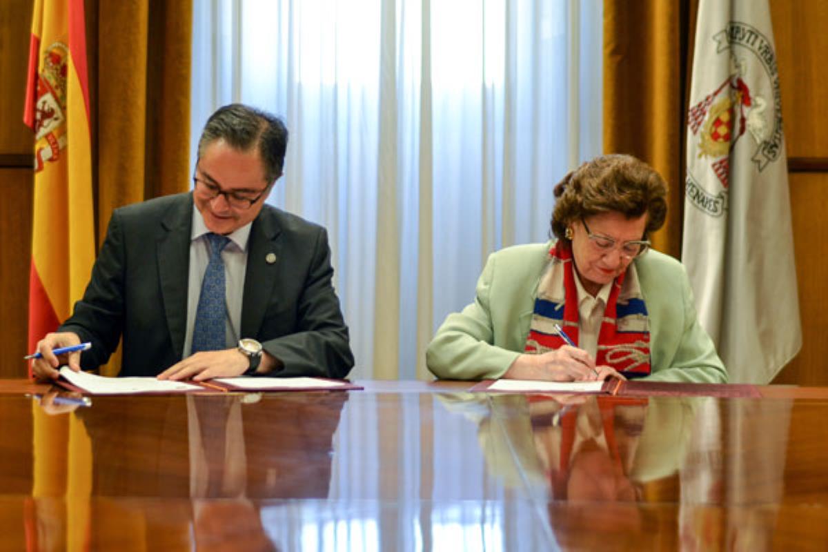 La firma tuvo lugar en el día de ayer, jueves, 14 de julio