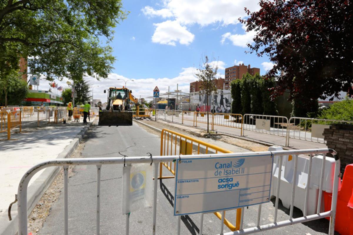 La renovación de la red que realiza el Canal Isabel II se alargarán tres semanas