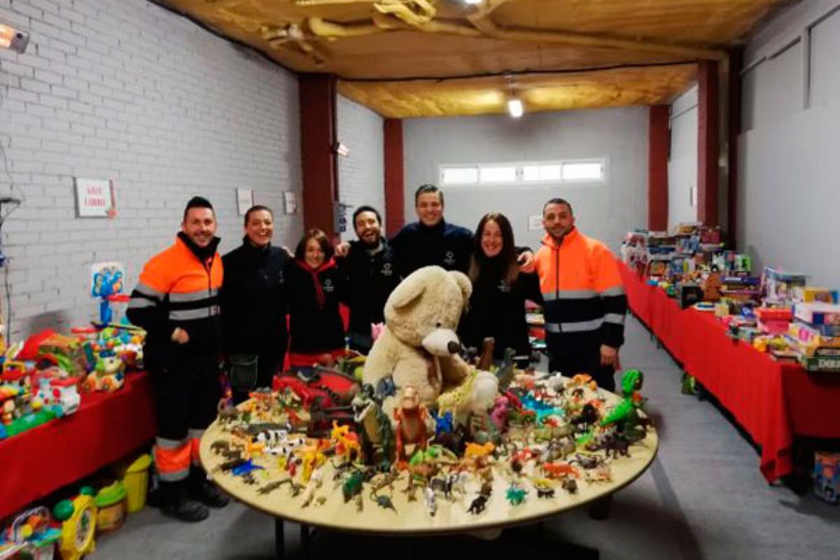 Los juguetes han sido donados por los vecinos y las empresas Airbus y John Deere