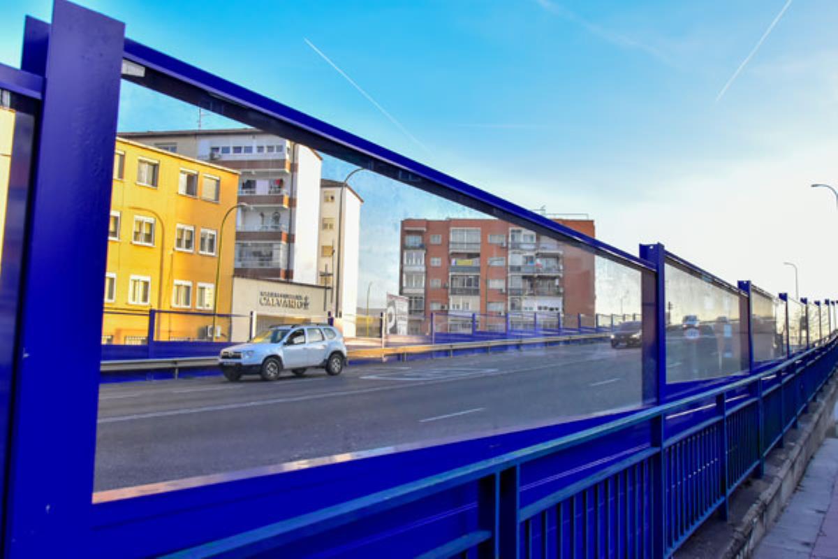 268 nuevos metros lineales de pantallas en el puente de la calle Canto