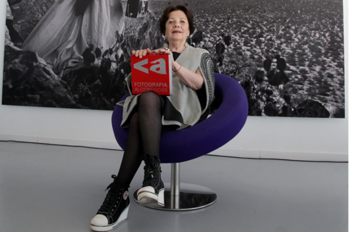 El premio está dotado con 10.000 euros y reconoce la labor de la fotógrafa y sus trabajos realizados en toda su trayectoria fotográfica