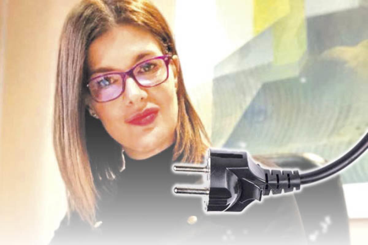 Consiguió un puesto de ordenanza en un colegio el mismo día que la regidora 'enchufó' a su hermana, Laura Posse, como coordinadora de redes sociales del Ayuntamiento