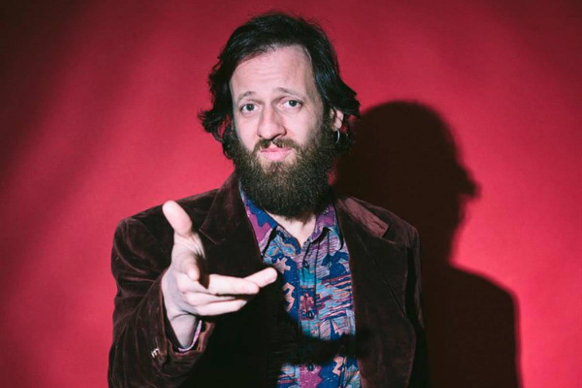 El humorista presenta su espectáculo 'Más vale solo que ciento volando', el 18 de enero, sobre las tablas del Teatro Josep Carreras