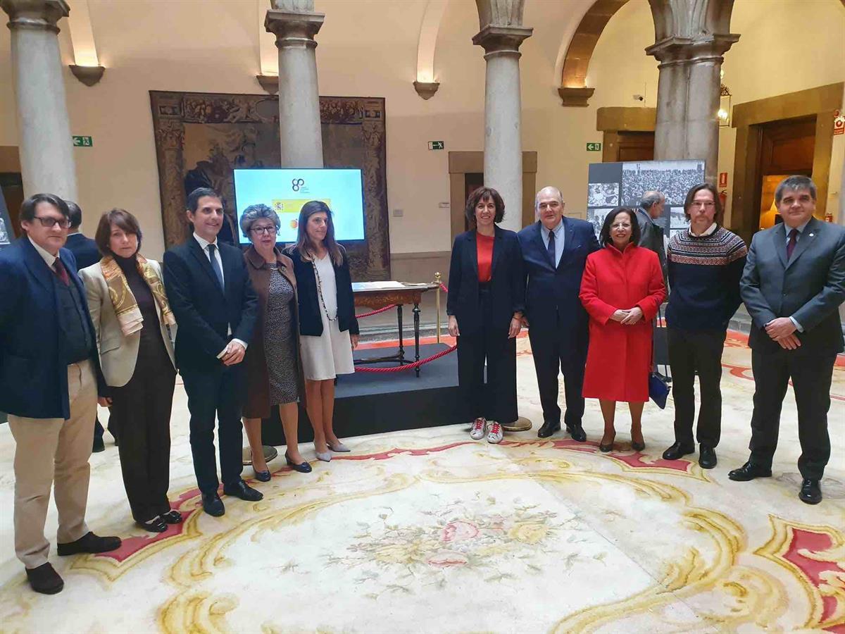 El alcalde de Alcalá  ha acudido al acto de entrega en el Palacio de Santa Cruz de la capital