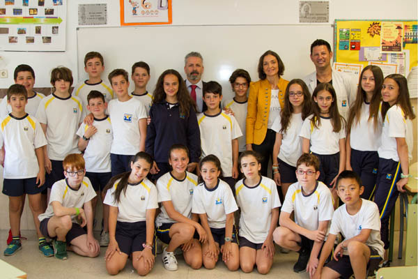 Reyes Maroto, asistió a la presentación de los proyectos de emprendimiento de los alumnos de 6º de Primaria