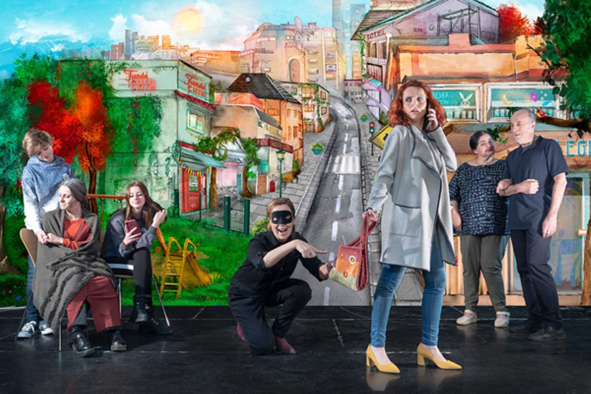 La adaptación teatral de la obra de Mónica de Cristobal pretende ayudar a los más pequeños a recordar lo que sus abuelos no pueden
