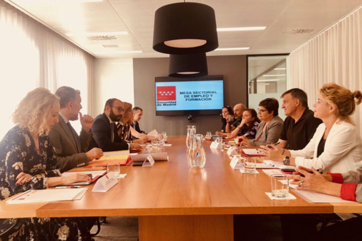 El Gobierno regional retoma la colaboración y el diálogo con los agentes sociales para mejorar el empleo y la formación 

