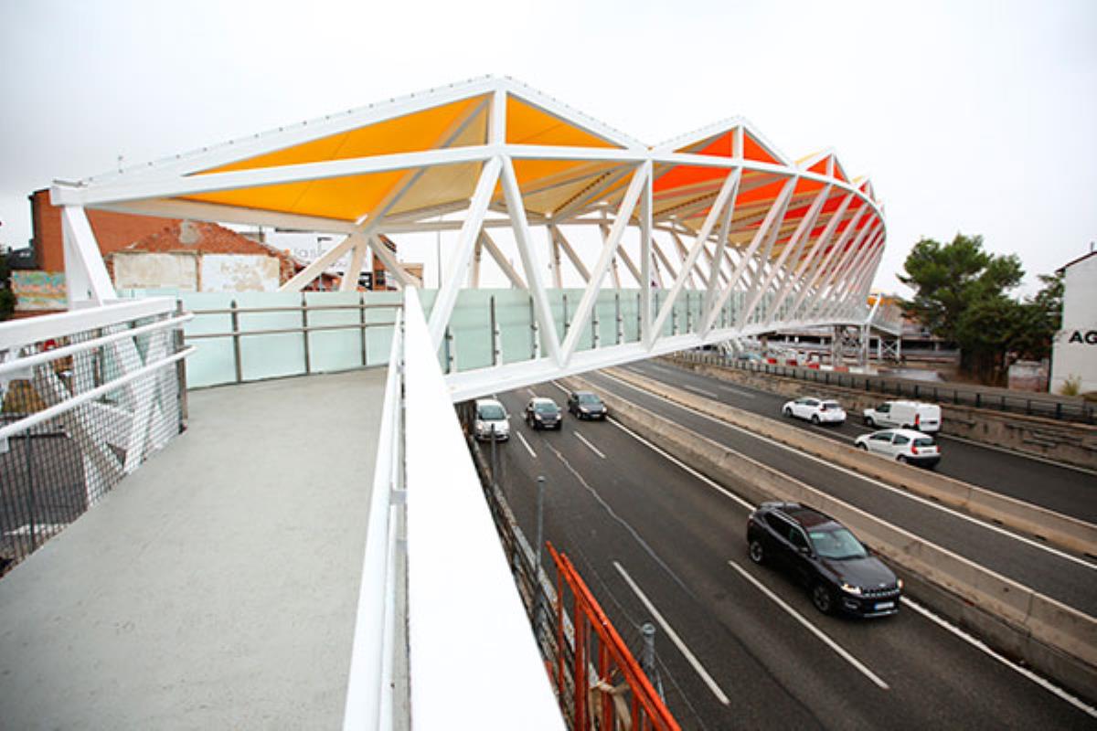 Esta comunica La Marazuela y la estación de Las Rozas con la plaza de Madrid