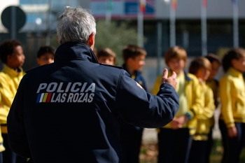 La Policía local ha puesto en marcha un nuevo plan para garantizar el bienestar de la comunidad escolar