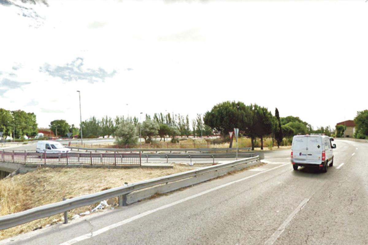 Arrancan las obras de mejora de la carretera que atraviesa nuestra ciudad.
SoydeFuenla recoge las opiniones de los vecinos sobre el estado de la vía