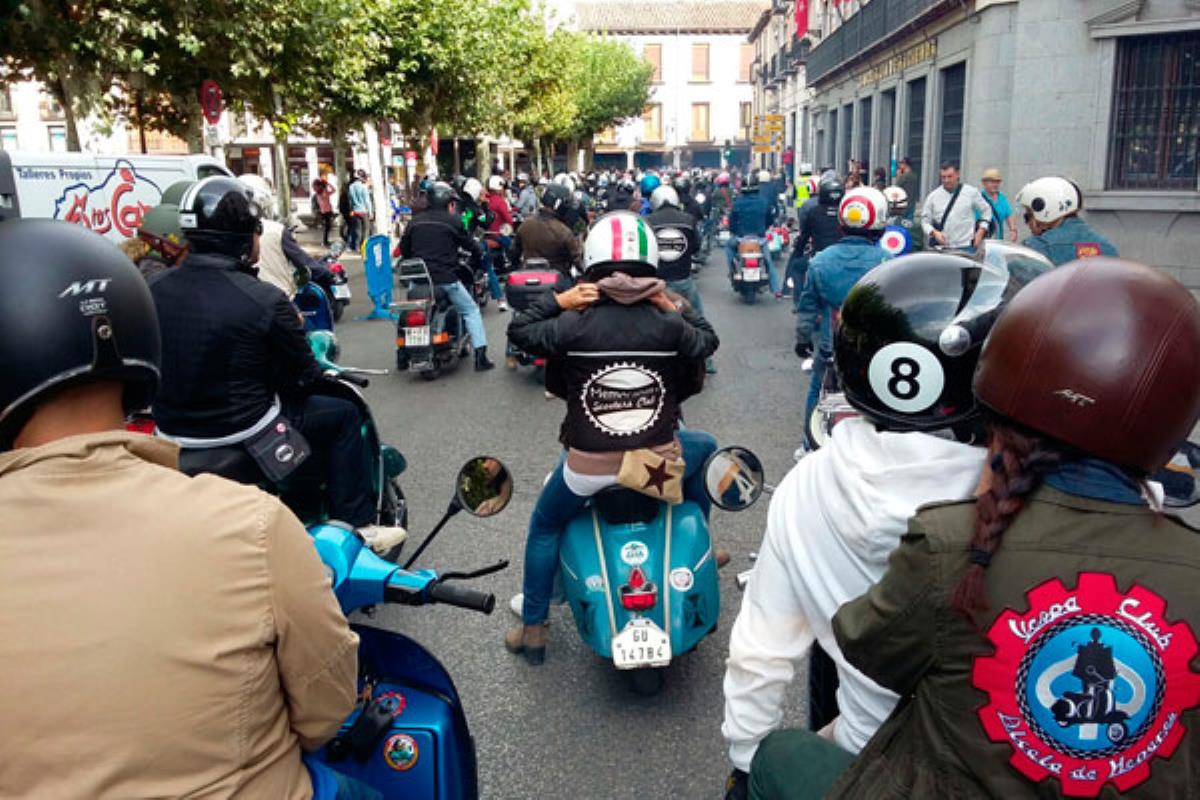 Más de 120 Vespas, clásicas y modernas, se reunirán el día 8 en la Plaza de Cervantes con motivo de la celebración del VespAlcalá 2018