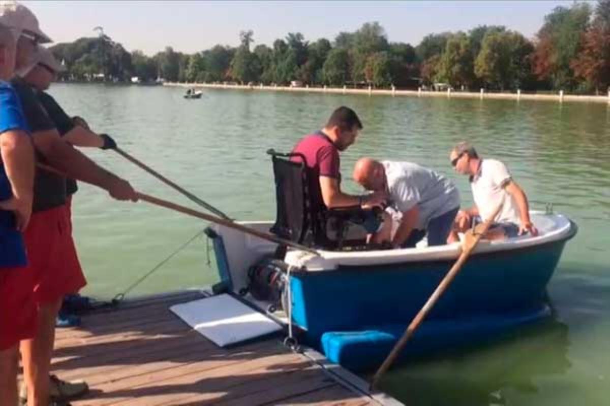 Las sillas de ruedas motorizadas también serán compatibles con las barcas del estanque