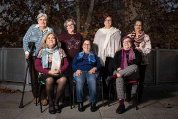 Un grupo motor de mujeres mayores de 65 años visibiliza su papel como parte de la sociedad