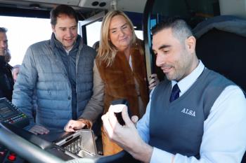 Lee toda la noticia 'Se adaptan algunas de las rutas de autobuses de nuestro municipio'