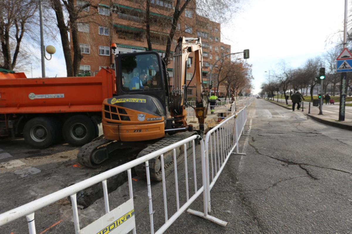 Los trabajos en la red de saneamiento obligan al Canal de Isabel II a cortar el tráfico durante cuatro semanas