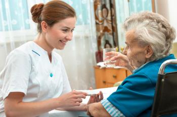 La Comunidad de Madrid contratará a 2.278 trabajadores para las residencias públicas
