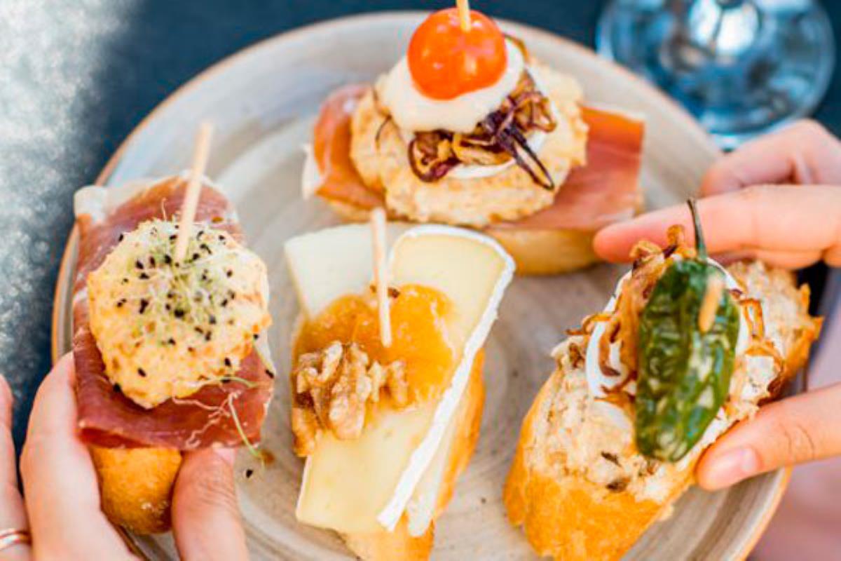 Hasta el 6 de enero se desarrolla la Feria de la Tapa Navideña en distintos bares de la zona