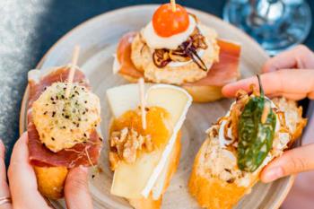 Hasta el 6 de enero se desarrolla la Feria de la Tapa Navideña en distintos bares de la zona