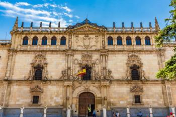 La Comunidad de Madrid firma seis nuevos convenios con las universidades públicas para impulsar estos estudios de posgrado