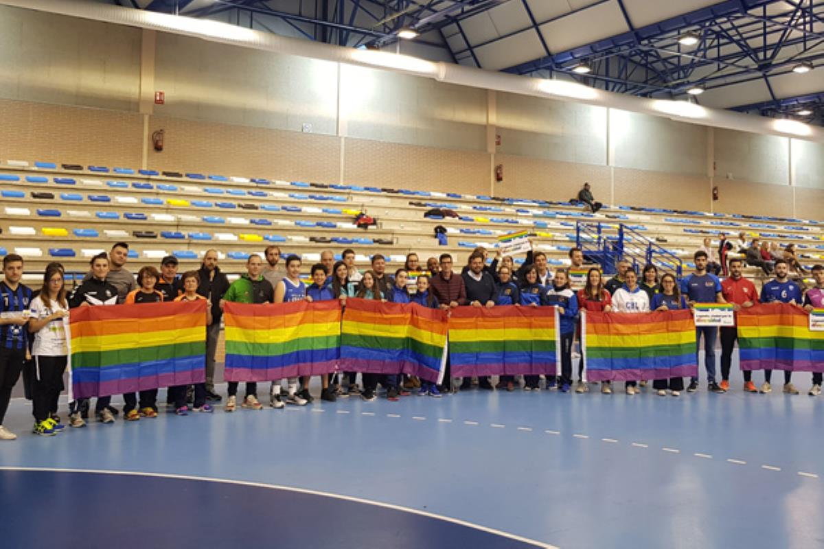 El consistorio y los clubes deportivos celebraron un acto en el Manuel Cadenas