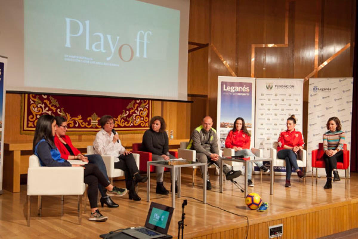 Un encuentro en el que participaron las actrices de La Joven Compañía y jugadoras de la ciudad