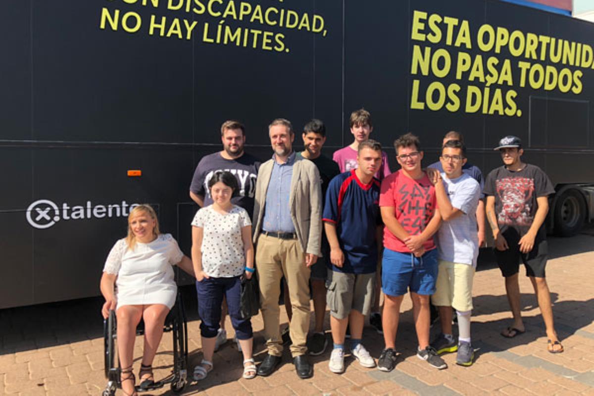 Esta iniciativa surge desde la Fundación ONCE para acercar a los jóvenes con discapacidad al empleo