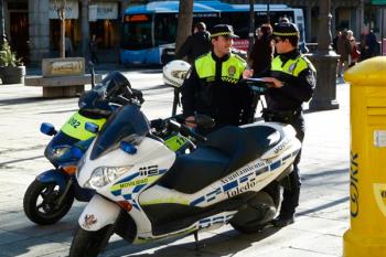 El incremento de trabajo y la falta de profesionales en plantilla desbordan a los agentes