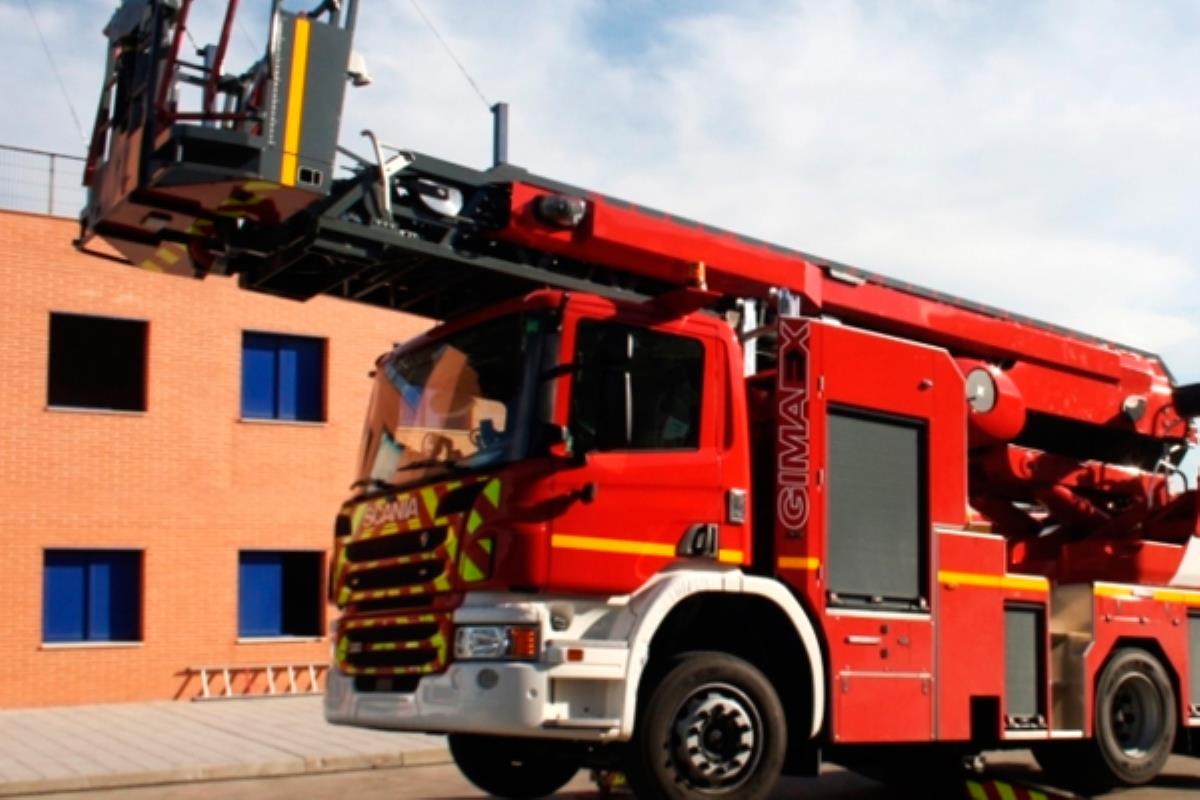 El nuevo camión de bomberos estará dotado con los más modernos sistemas y contará con una autoescala articulada