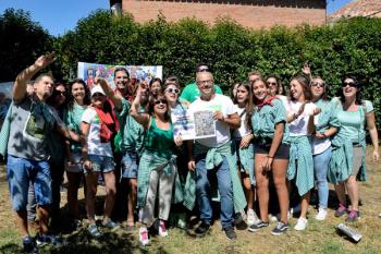 La peña ha recibido un premio de 1.500 euros por su comparsa "Jardi Poppins"