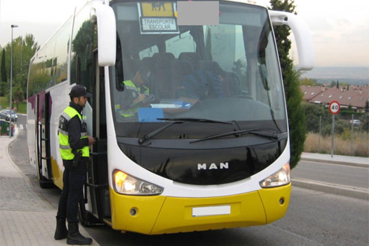 El control de la Policía Local se centra en todas las rutas, tanto urbanas como interurbanas, con destino en colegios
