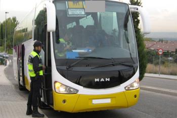 El control de la Policía Local se centra en todas las rutas, tanto urbanas como interurbanas, con destino en colegios