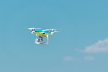 Desde el día de hoy, segunda fase de la operación salida, 3 de los drones de la DGT comenzarán a vigilar y sancionar infracciones de tráfico 