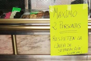 Marcas, mascarillas y biombos conforman el paisaje en las tiendas estos días